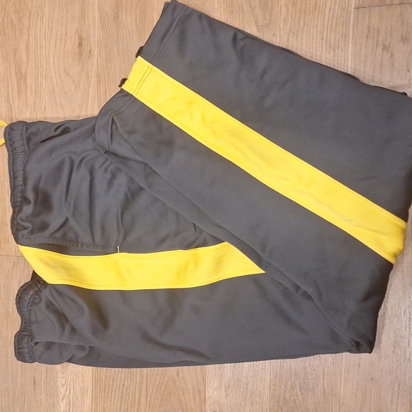 Nike Livestrong Thermal Sweat Pants - Picture 2 of 4